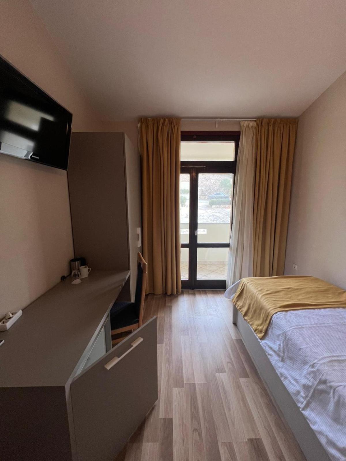 Bellevue Rooms Stara Baška Exterior foto